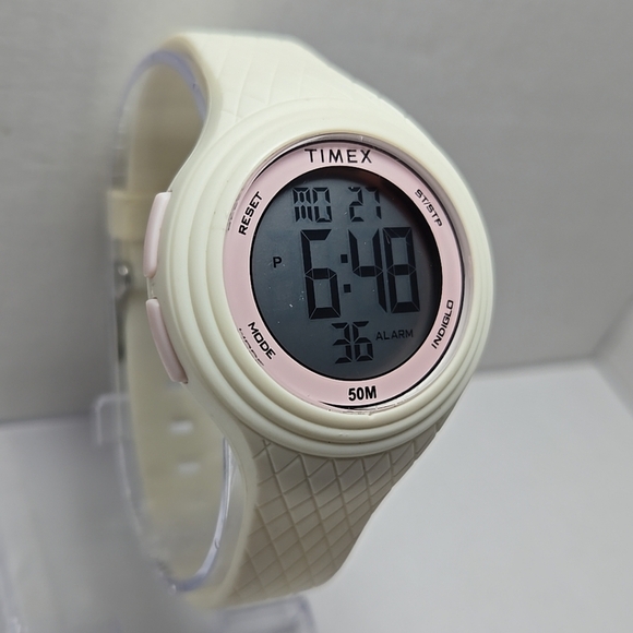 Timex Ladies Digital Sports Watch Indiglo Pink TW5M41900 50m New Battery - Picture 3 of 10